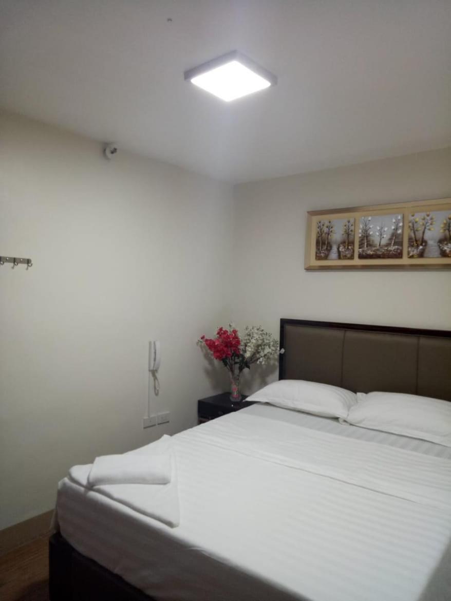 Meaco Royal Hotel - Batangas City Экстерьер фото