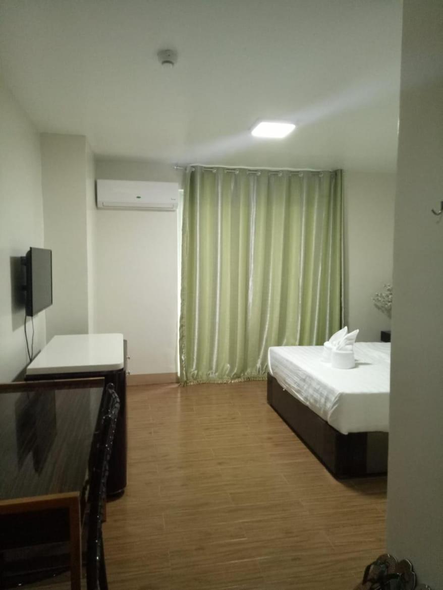 Meaco Royal Hotel - Batangas City Экстерьер фото