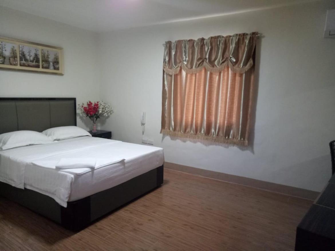 Meaco Royal Hotel - Batangas City Экстерьер фото